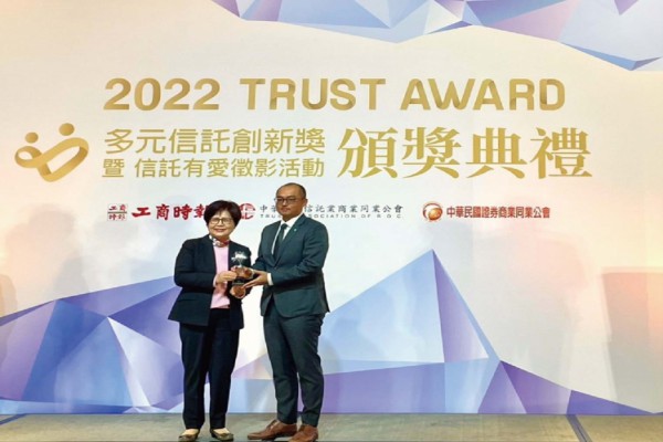 台灣受恩_合庫銀貼近客戶需求 囊括三金二優
